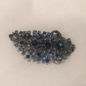 Crystal blue broche